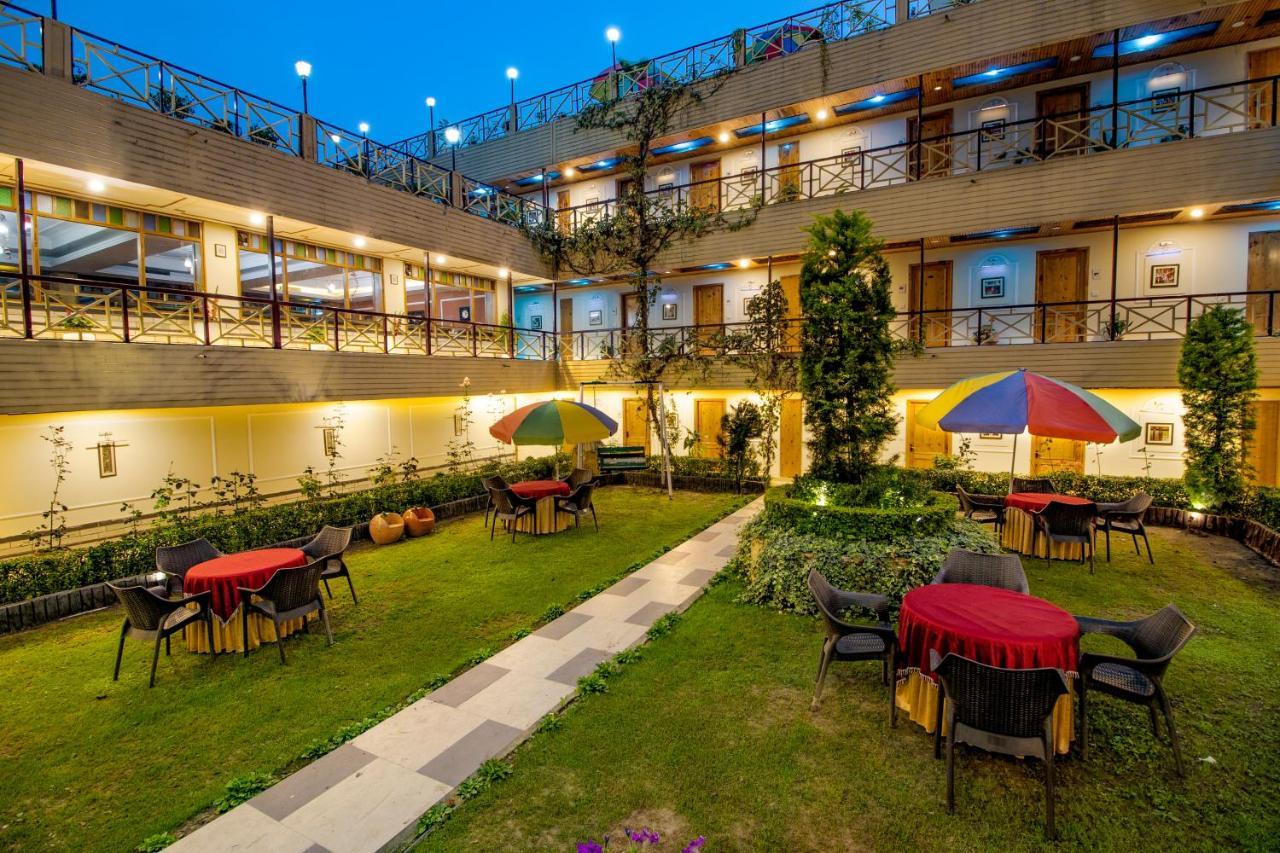 Snow Valley Resorts & Spa Manali Eksteriør billede